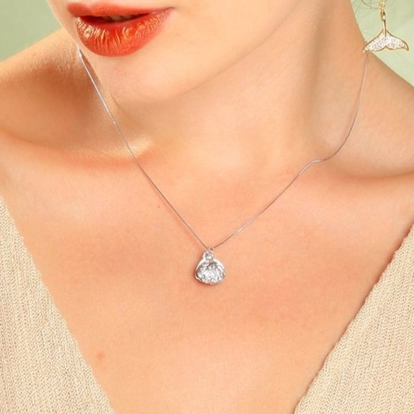 Pearl Open Clam Shell Necklace - Picture 2 of 7